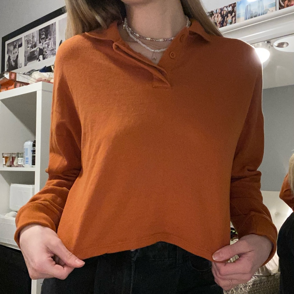 Simons twik collared semi cropped, long sleeve
